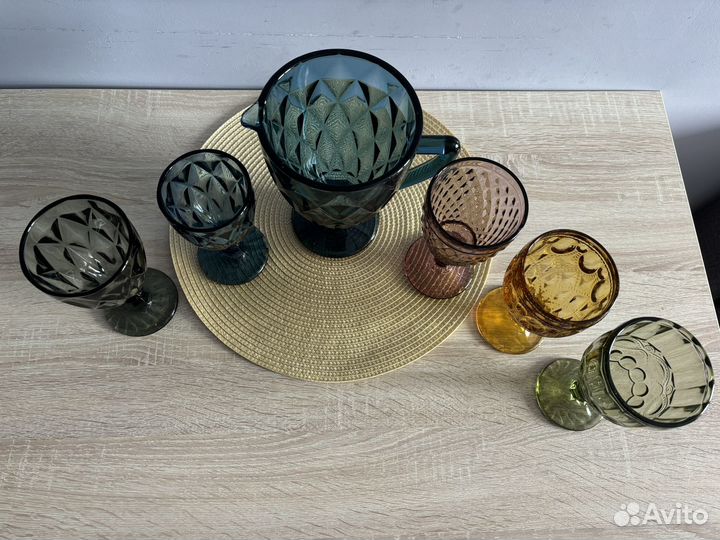 Бокалы и кувшин