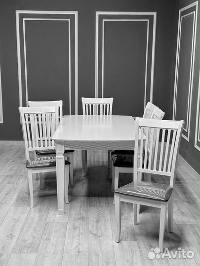 В наличии стол