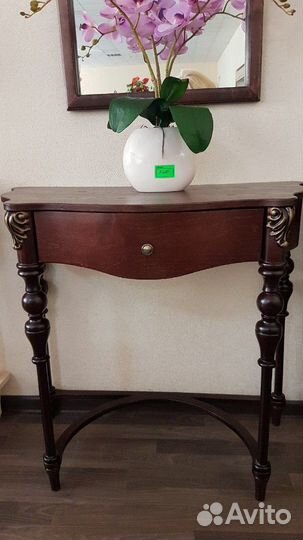 Консольные столики