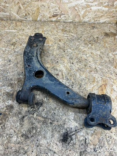 Рычаг передний левый Ford Focus 2 2010