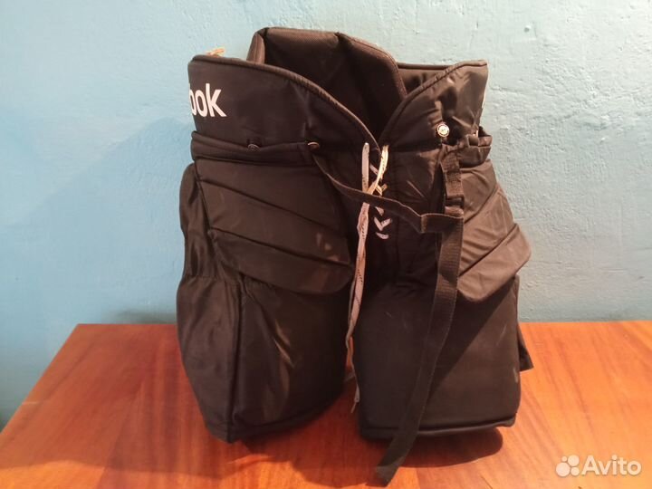 Вратарская хоккейная форма