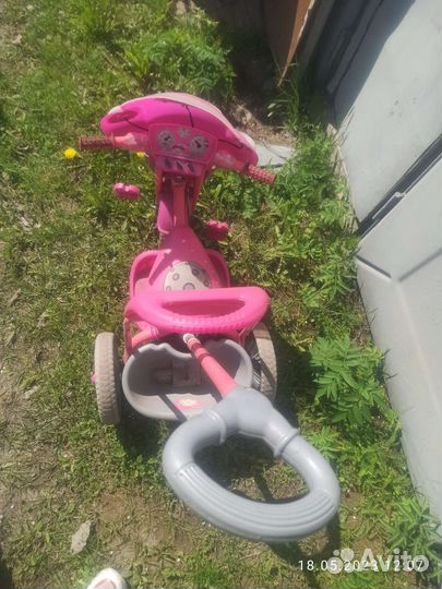 Детский велосипед с ручкой