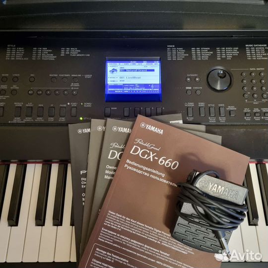 Цифровое пианино Yamaha DGX-660 + банкетка