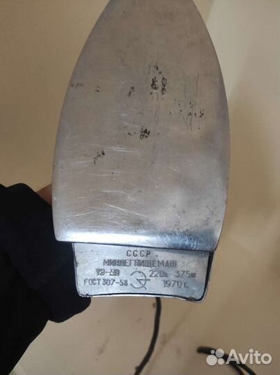 Старый советский рабочий утюг