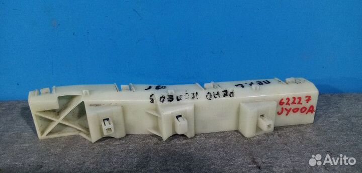 Кронштейн переднего бампера левый Renault Koleos 1