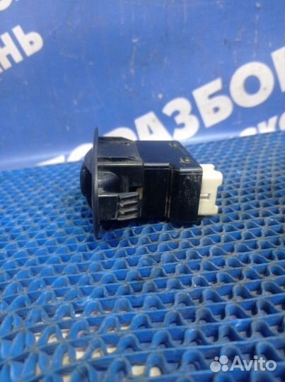 Кнопка стеклоподъемника Hyundai Accent седан G4EC