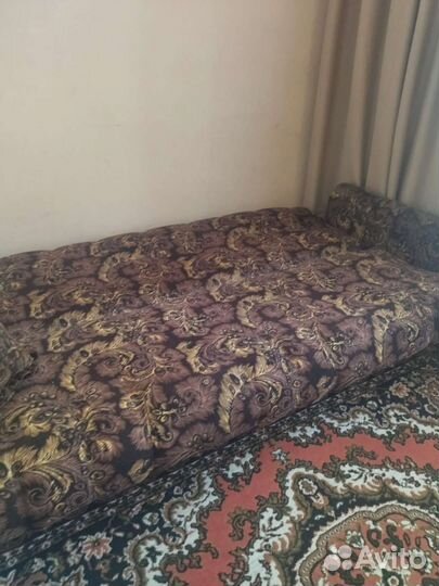 Диван