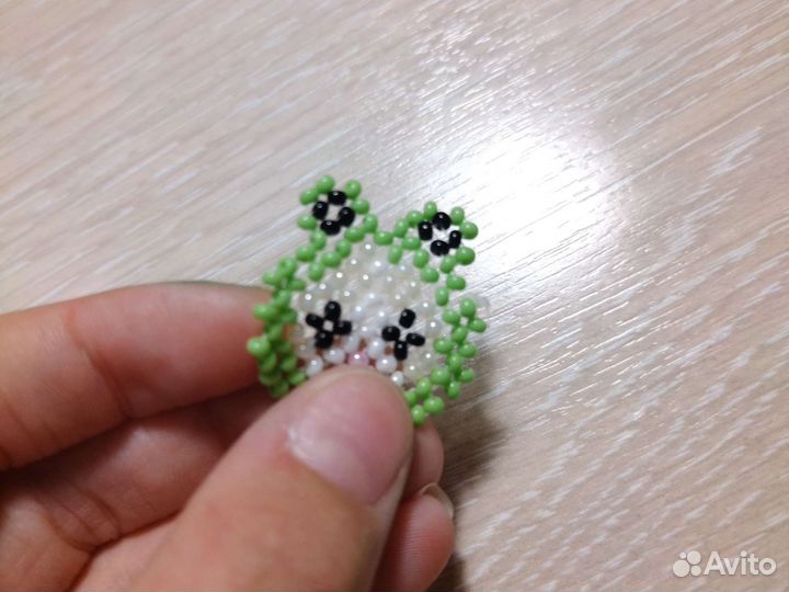 Фигурка плоская из бисера