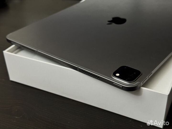 iPad Pro 12,9 2022 (6 gen.) 256 Gb. WiFi+Sim+eSim