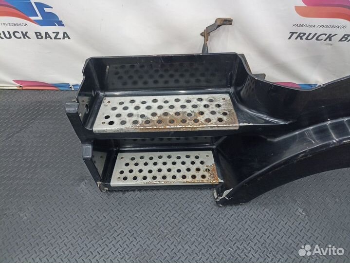 9436663801 Корпус подножек левый