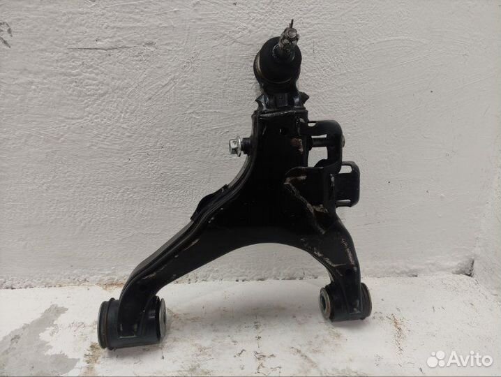 Рычаг подвески передний правый Toyota Tundra 5.7