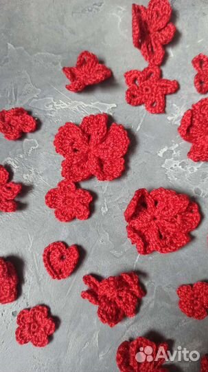 Вязаные цветы и листочки ручной работы