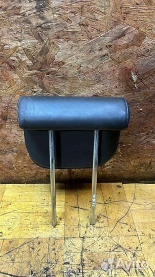 Подголовник центральный задний Nissan Pathfinder