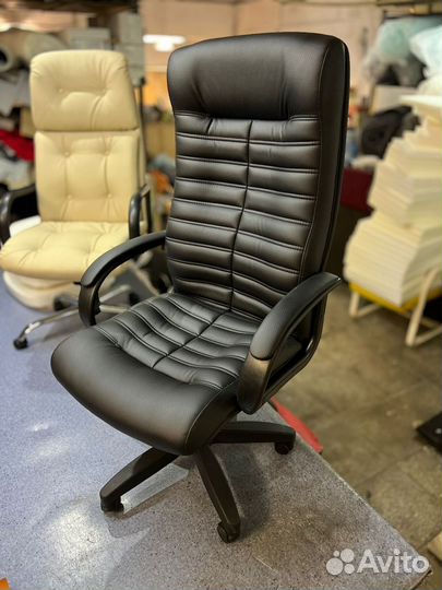 Офисное кресло