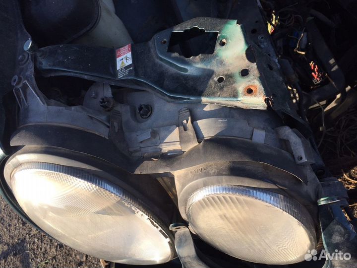 Правая фара на мерседес W210 рест ксенон