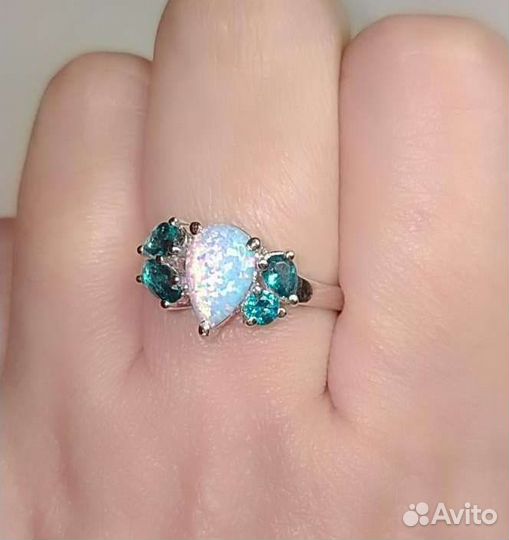 Серебряное кольцо с опалом