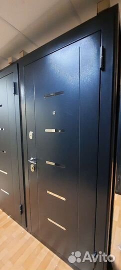 Дверь входная, 7,5 см. с зеркалом, со склада