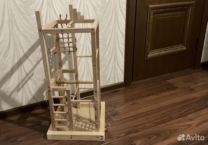 Присада для попугаев (игровой стенд)