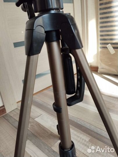 Штатив для фотоаппарата