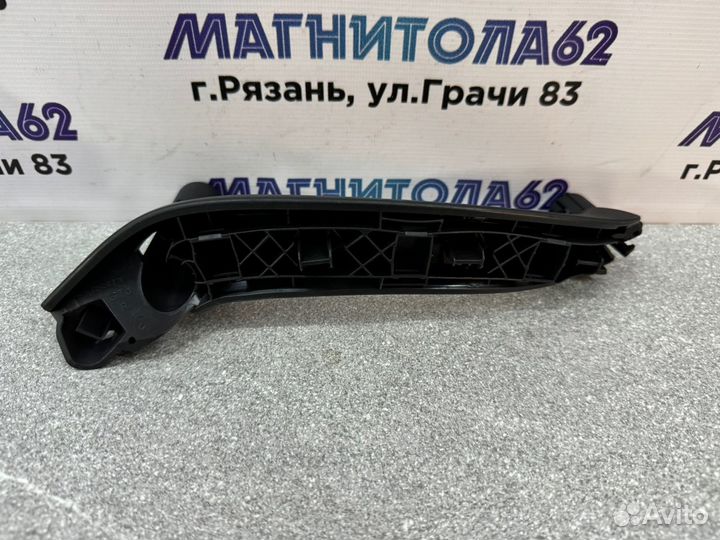 Дверная ручка внутренняя правая X3 F25 X4 F26