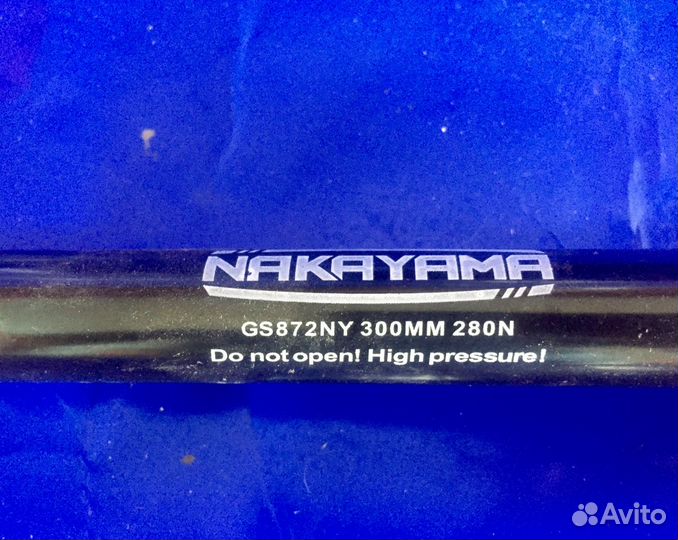 Амортизатор крышки багажника Mitsubishi Lancer X