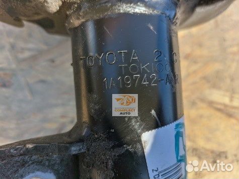 Амортизатор передний правый Toyota RAV-4 (XA50)