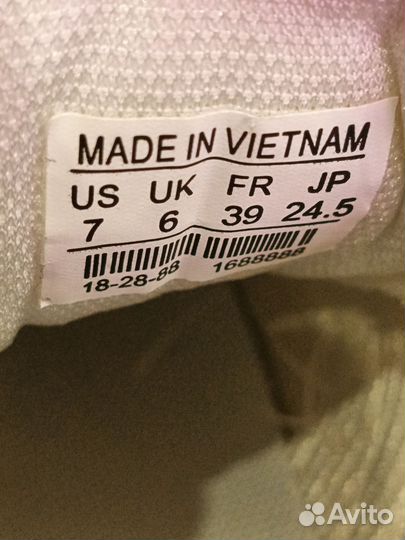 Кроссовки новые на 24.5 см