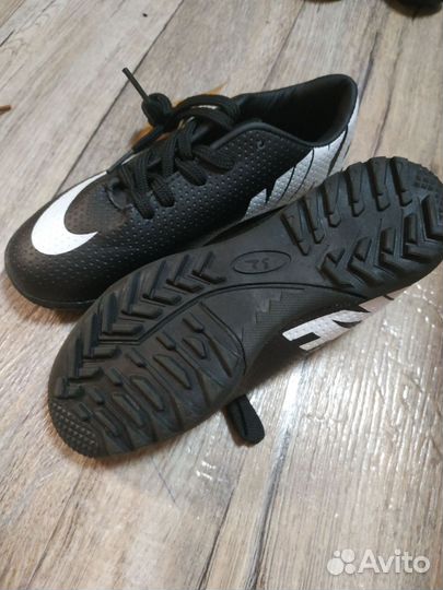 Детские футбольные сороконожки 32.-33 размер