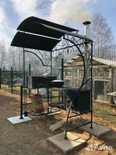 Мангал с крышей
