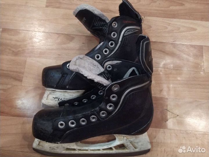 Хоккейные коньки bauer