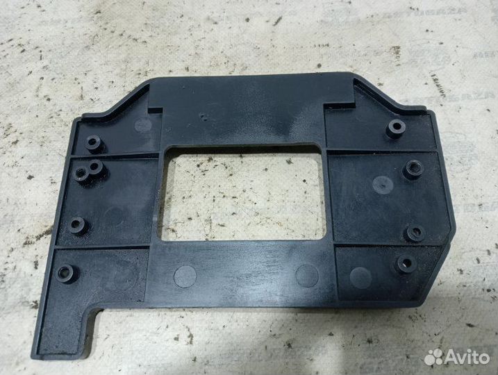 Кронштейн блока управления двигателем