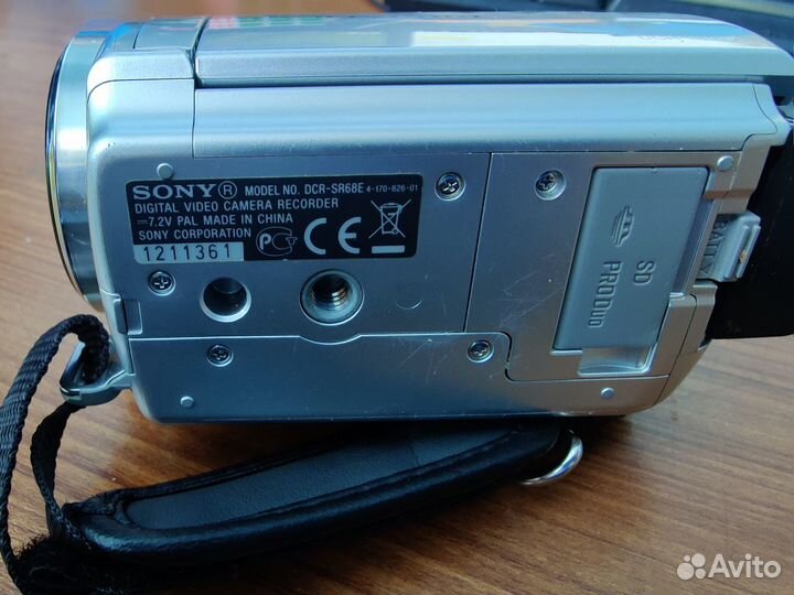 Видеокамера Sony dcr-sr68e