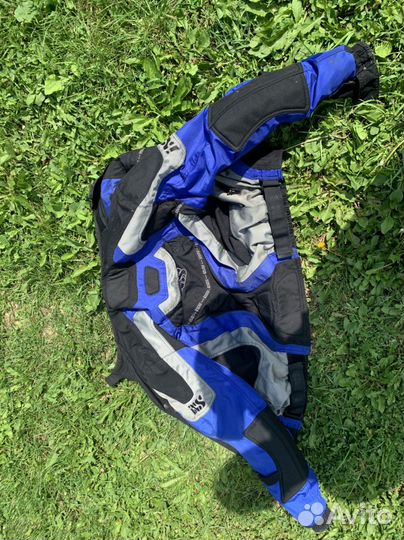 Продам куртку ixs
