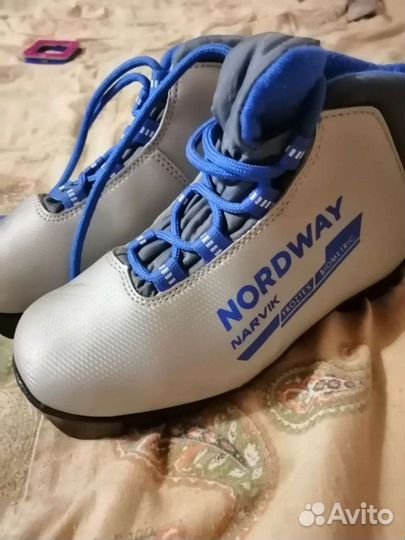 Лыжные ботинки