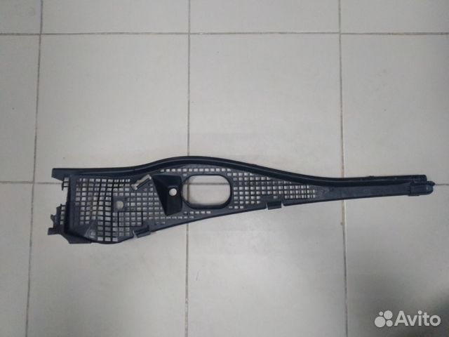 Решетка под лобовое стекло (Жабо ) правая Renault