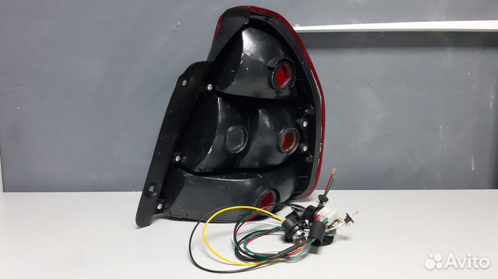 Фонарь задний левый Хендай Акцент тагаз