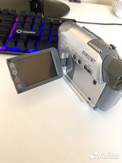Видеокамера Sony DCR-HC17E