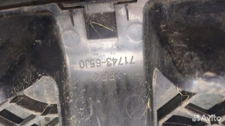 Решетка радиатора Suzuki Grand Vitara