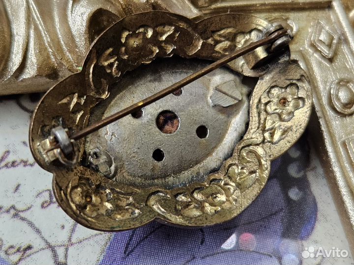 Винтажная брошь