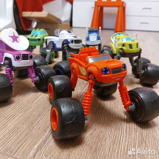 Вспыш и чудо машинки детский набор