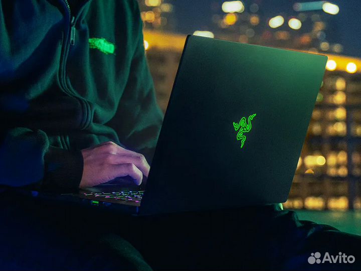 Razer Blade 15 RTX4070 i7-13800H 240HZ