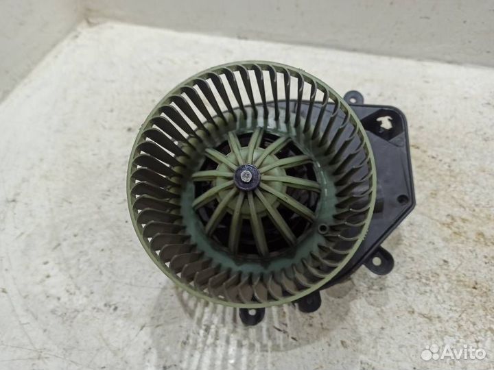 Моторчик печки 8D1820021A Шкода