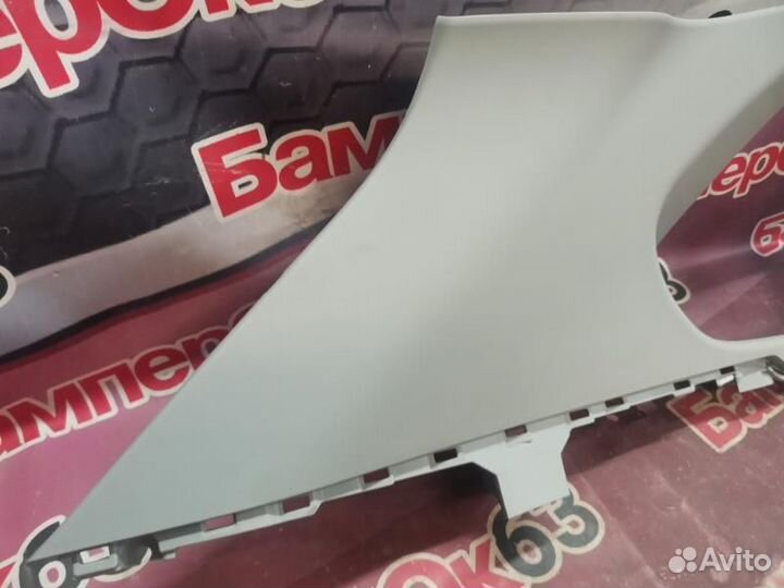 Обшивка Toyota Highlander задн. лев. (б/у)