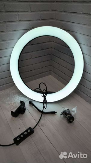 Кольцевая лампа 33см со штативом