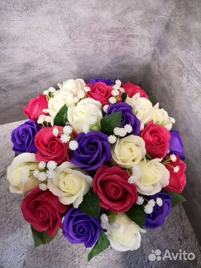 25 роз в коробке