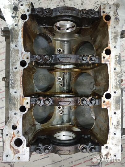 Блок цилиндров m272 3.5 Mercedes