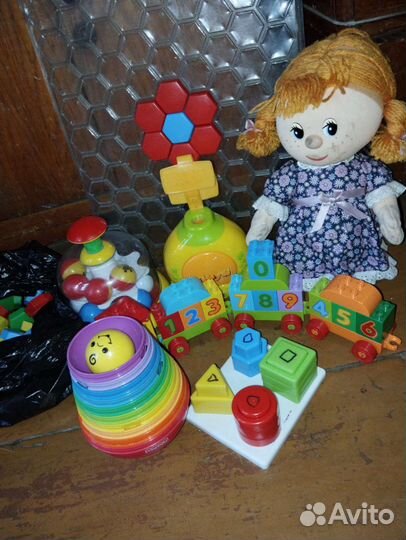 Коврик, игрушки