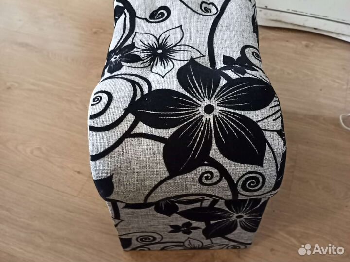 Пуфик в прихожую с ящиком