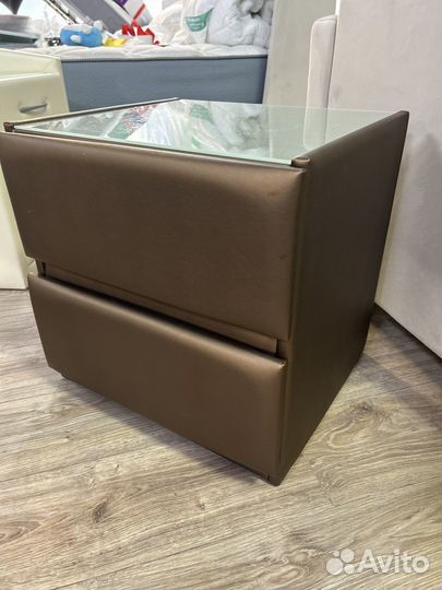 Тумба прикроватная