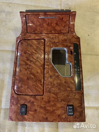 Центральная консоль Toyota Crown